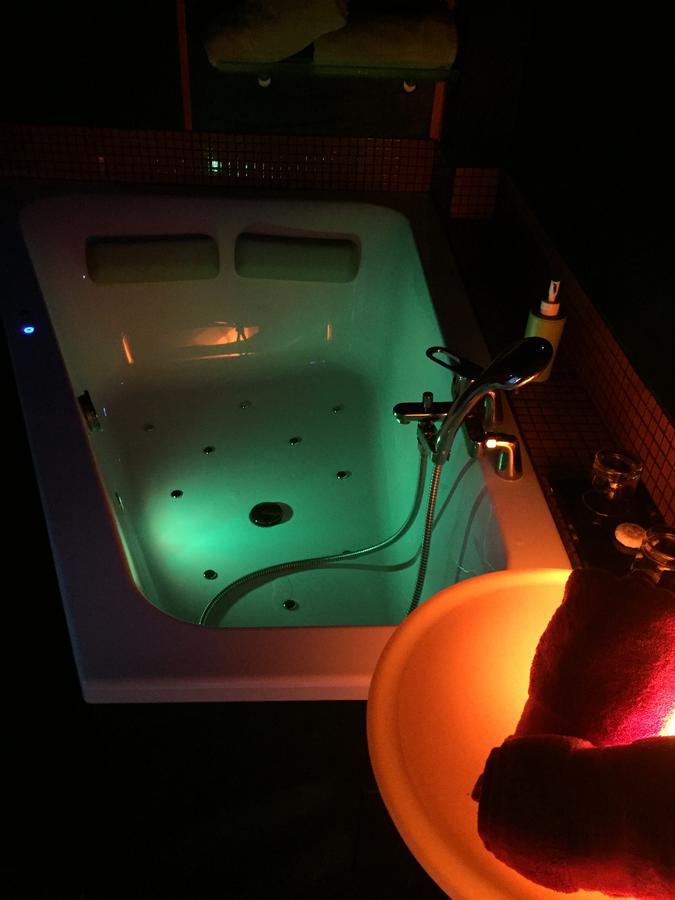 Bubble Lounge Hotel Hooglede エクステリア 写真